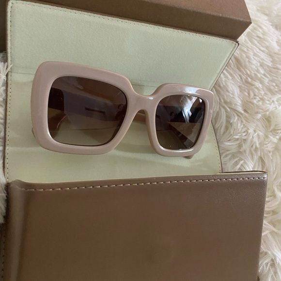 Burberry Sunglasses - Picture 7 of 8